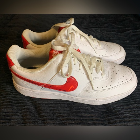 Nike White and Red Sneakers - Picture 2 of 4
